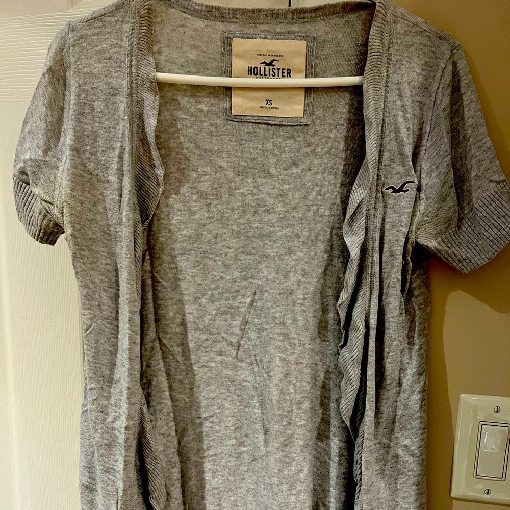 Hollister XS Short Sleeve Ruffled Sweater